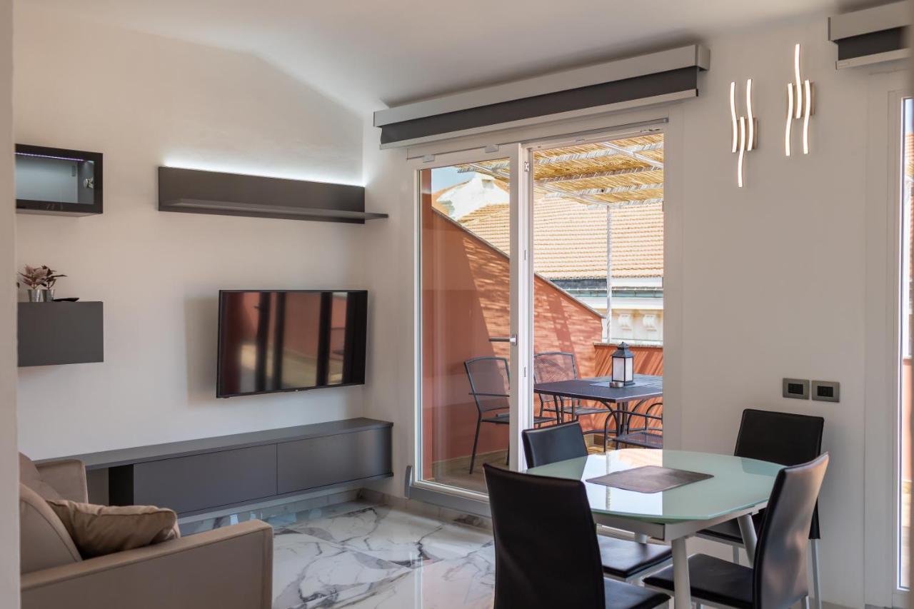 Casa Vacanza " La Rosa " Imperia Liguria Eksteriør bilde